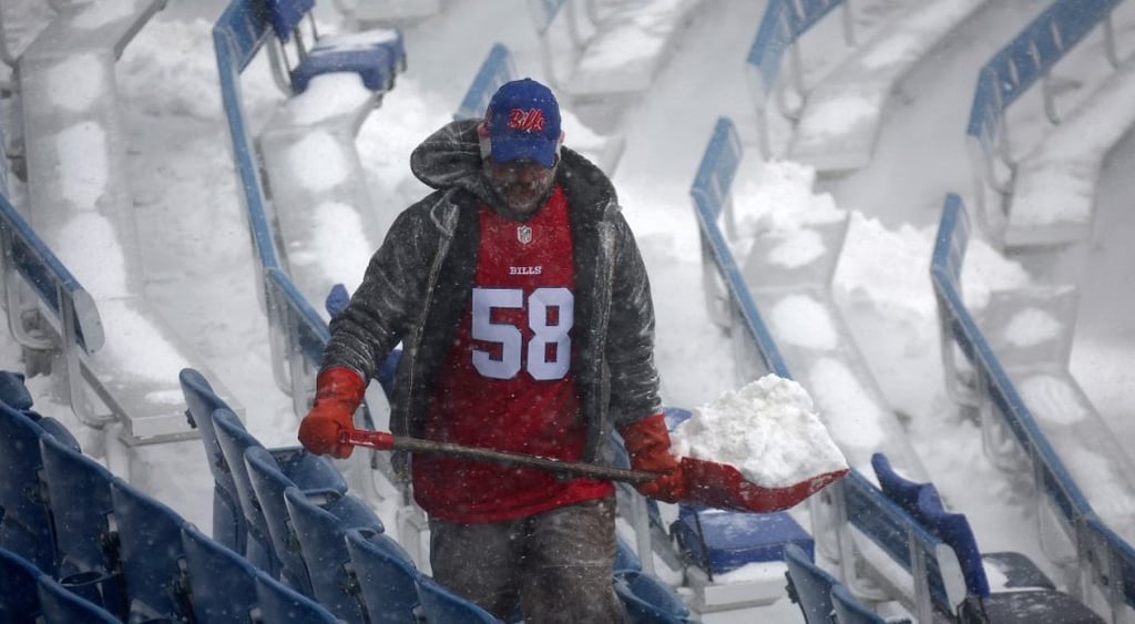 Les Bills de Buffalo demandent à leurs fans de venir déneiger le stade