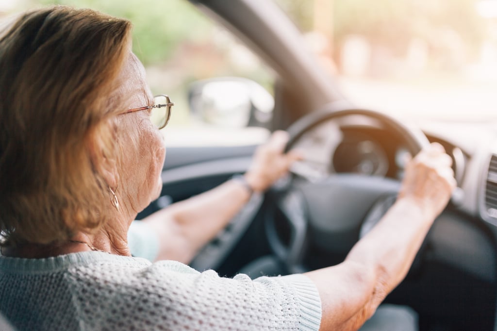 Des milliers de personnes âgées vont perdre leur permis de conduire