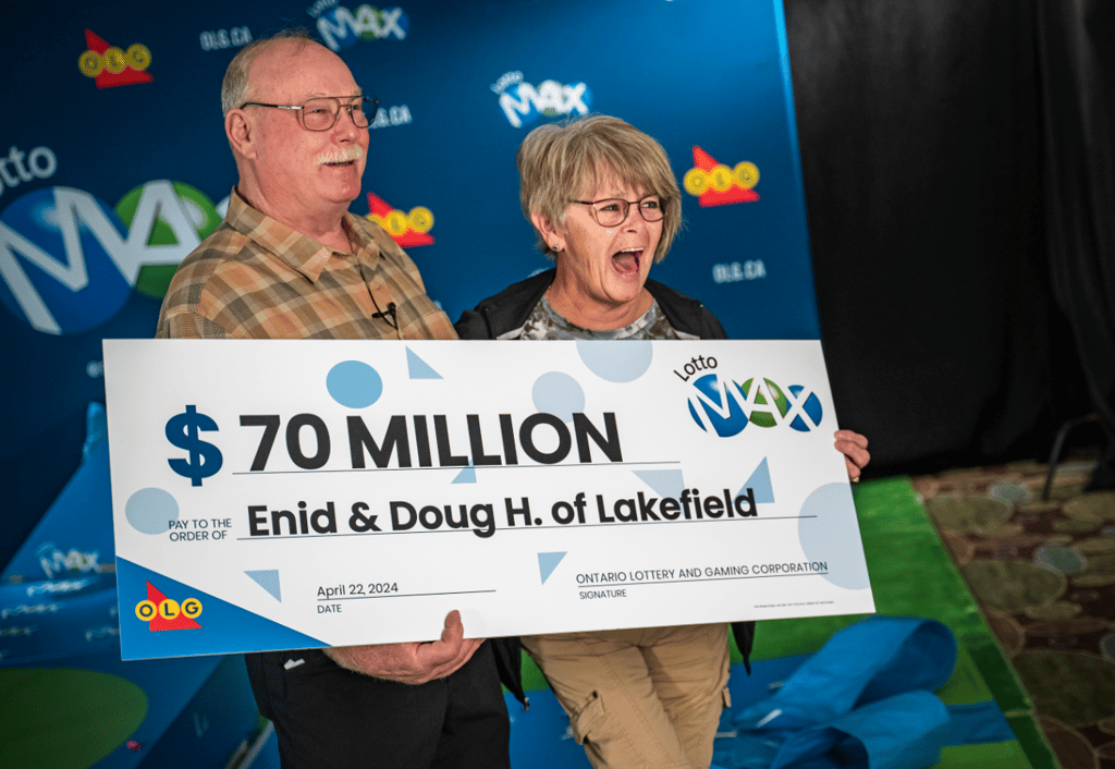 Le couple qui a gagné 70 millions au Lotto Max brise finalement le silence