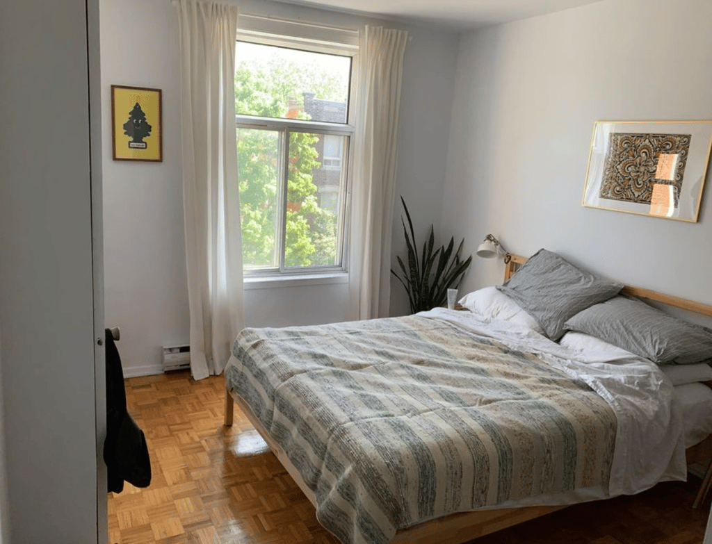 Un Montréalais annonce son logement à louer pour 1000$ et reçoit 500 demandes de visites.