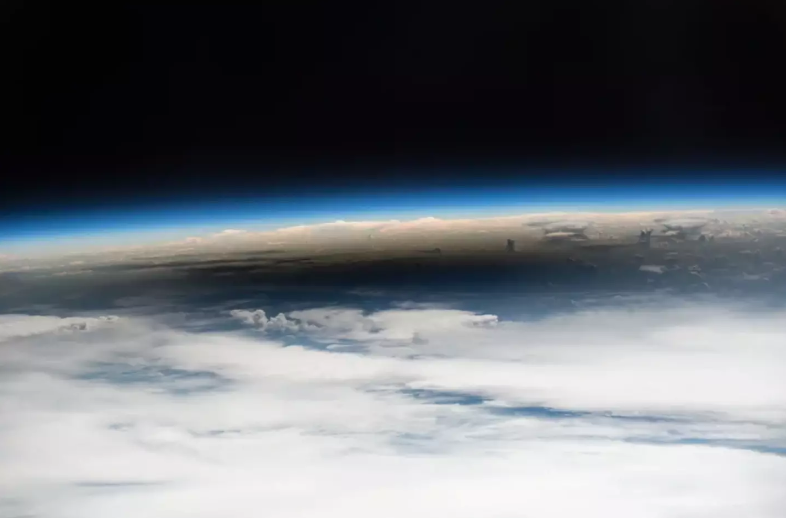 De spectaculaires images montrent à quoi ressemblait l'éclipse vue de l'espace 