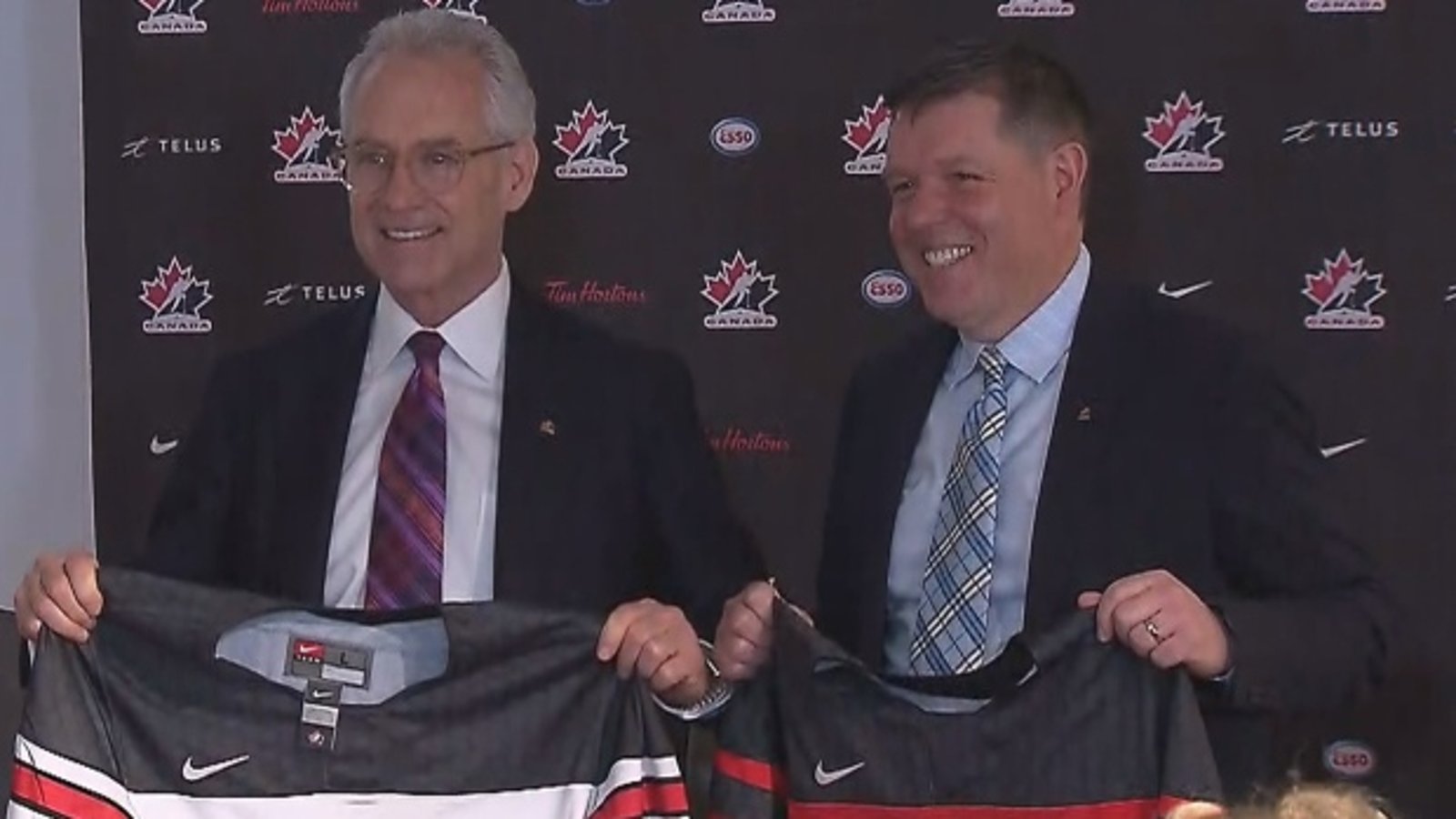 La démission immédiate de tous les dirigeants de Hockey Canada est officiellement demandée