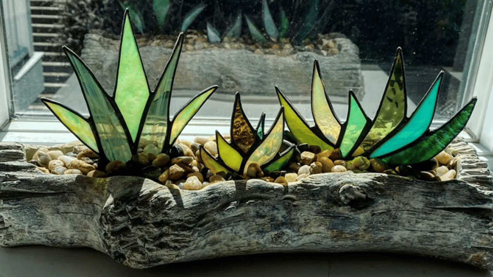 Superbes jardinières de plantes en vitrail 