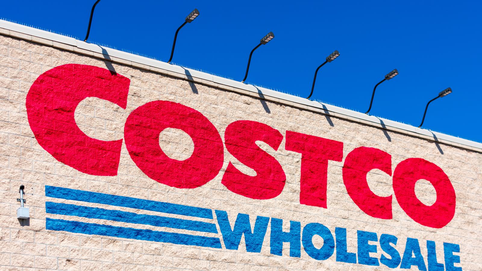 Costco est à la recherche de beaucoup d'employés au Québec et ça vient avec une foule d'avantages.