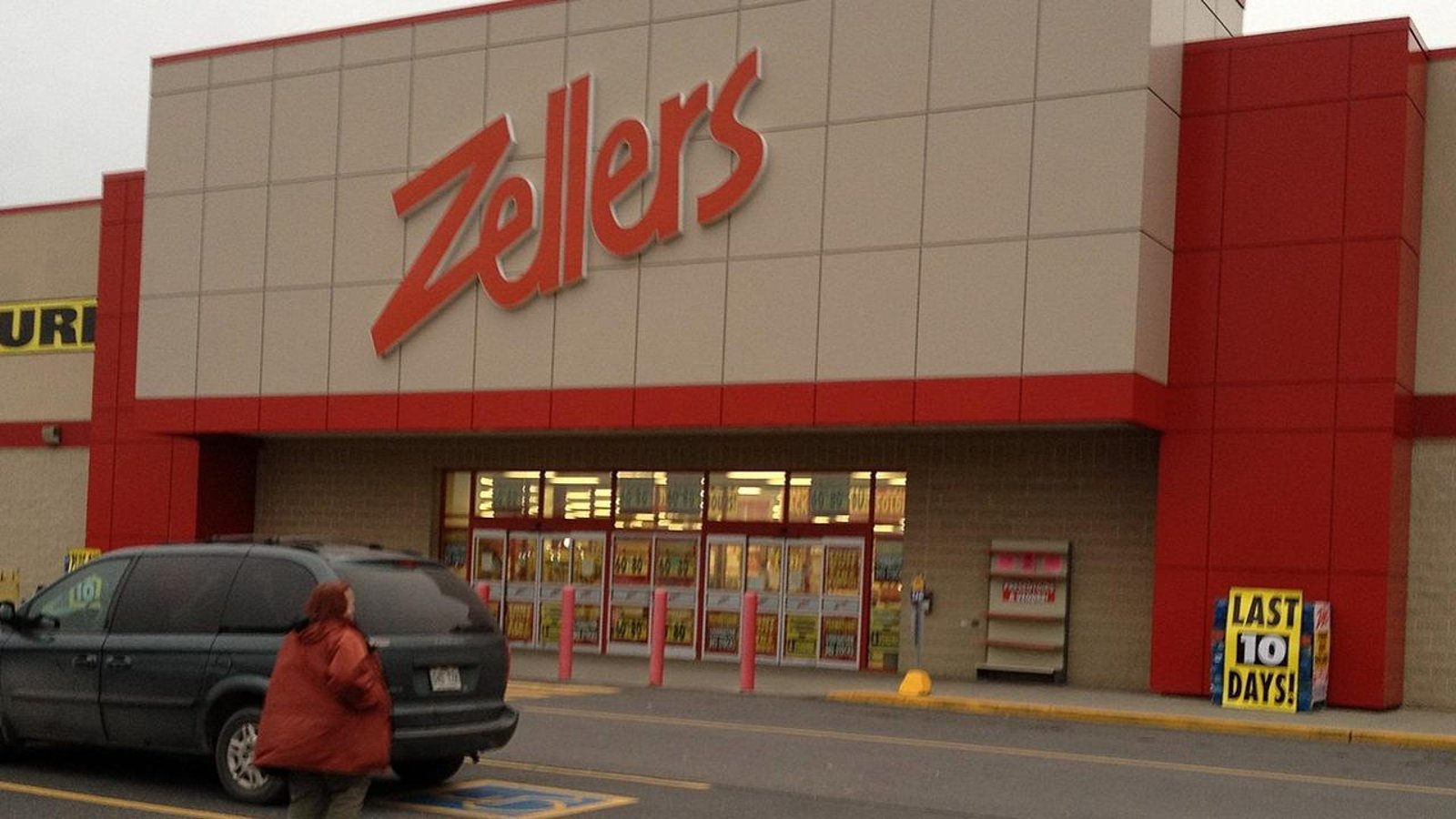 Beaucoup de Québécois déçus par les nouveaux magasins Zellers 
