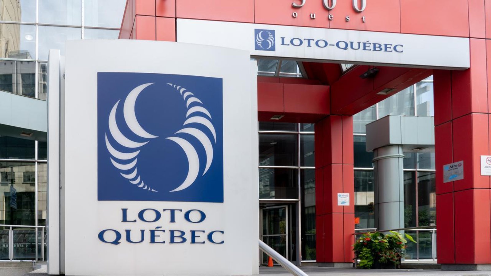 Loto-Québec présente un nouveau gratteux avec un immense lot d'un demi-million !