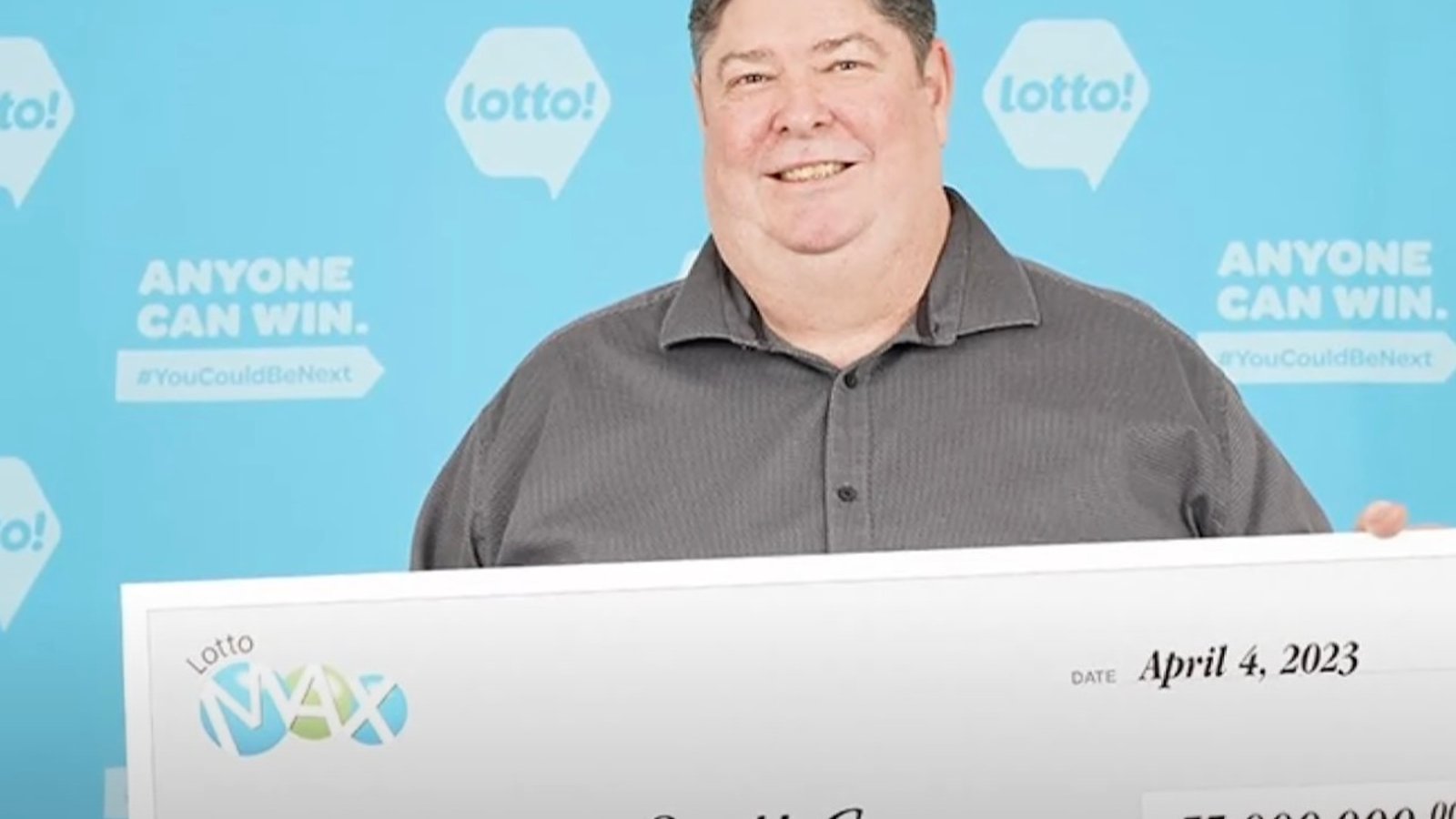 Il remporte le plus gros lot de l'histoire du Lotto-Max avec 55 millions de dollars