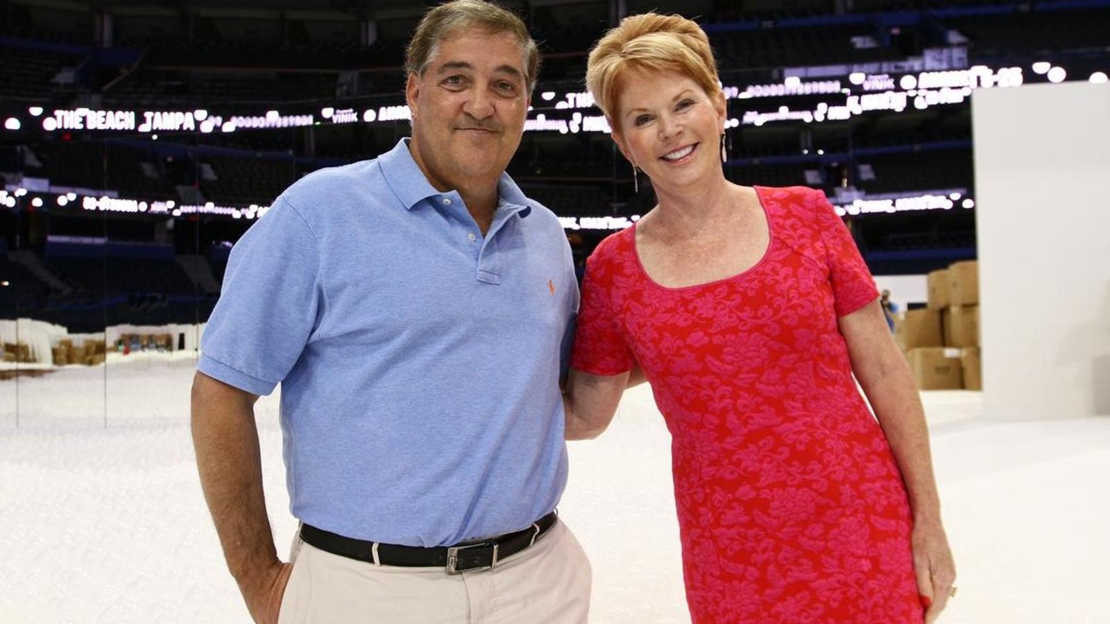 Lightning owner Jeff Vinik gives his employees an incredible gift during Game 6.