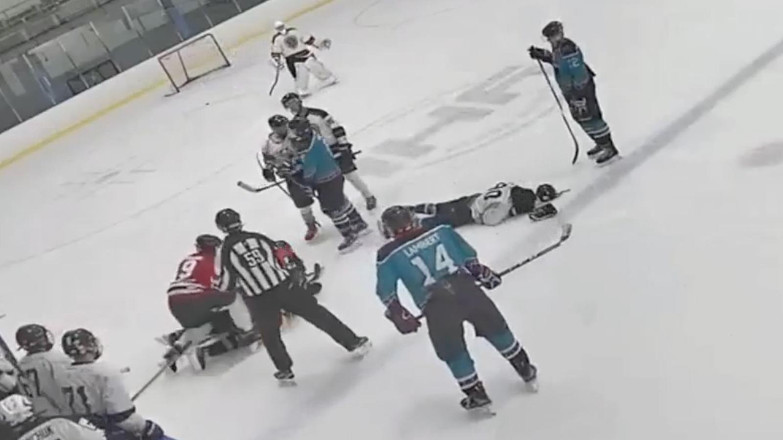 Police gets involved in player using skate blade to attack rival’s face on ice!
