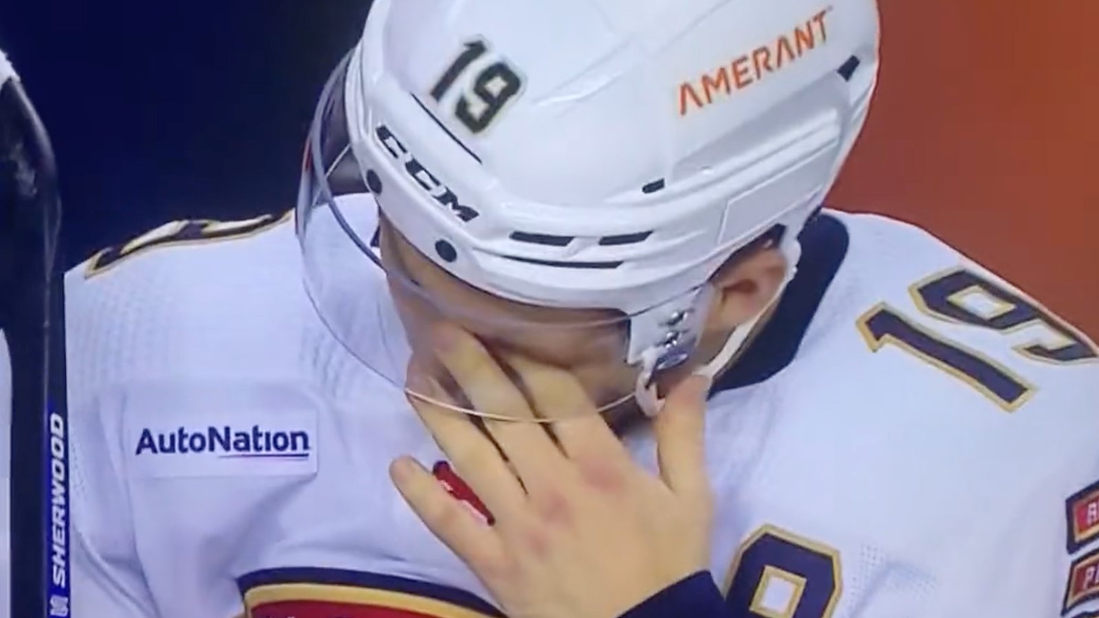 Unexpected classy move by Matthew Tkachuk during the game vs. Calgary