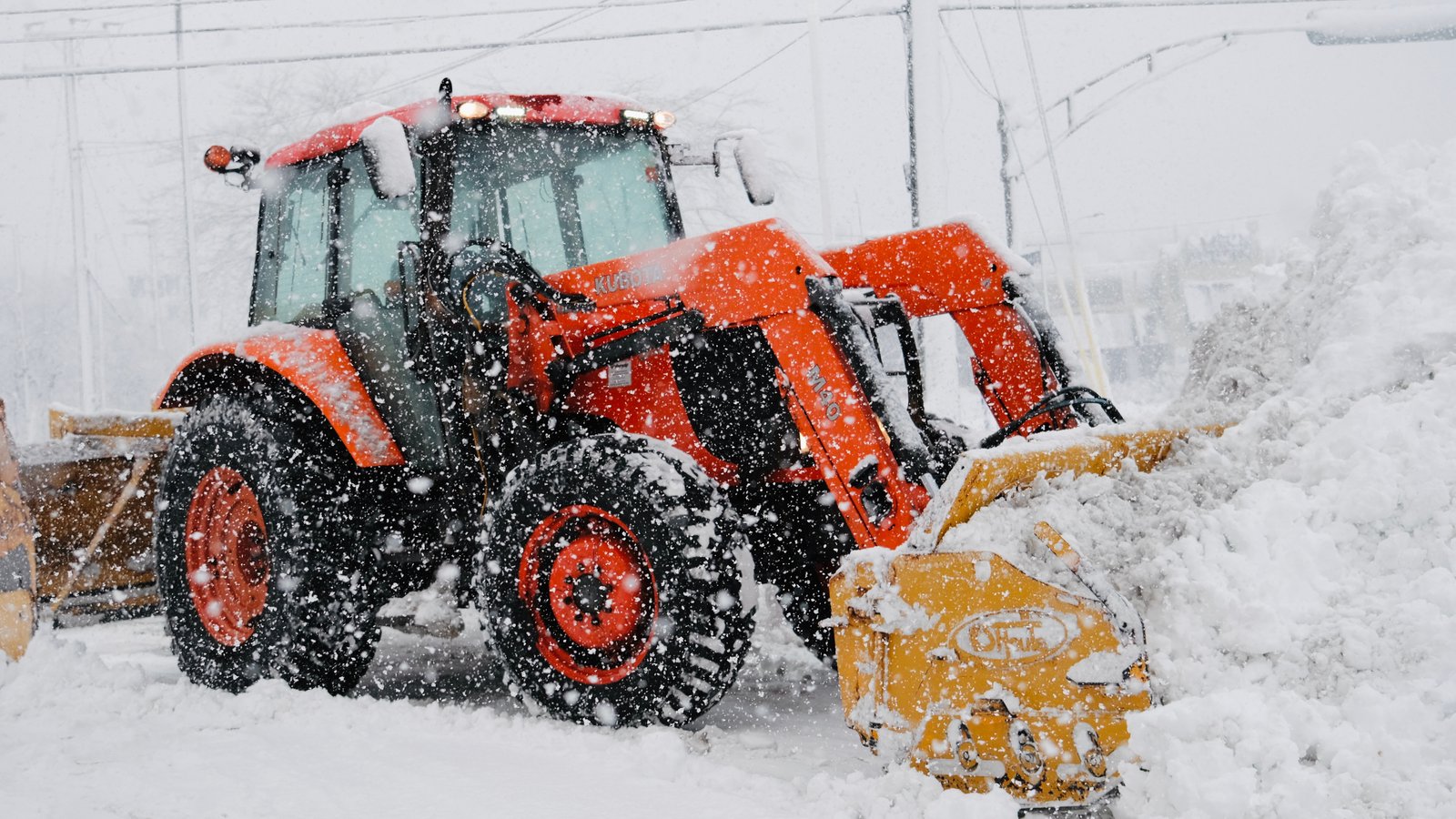 Beaucoup de Québécois devront payer plus cher pour le déneigement cet hiver.