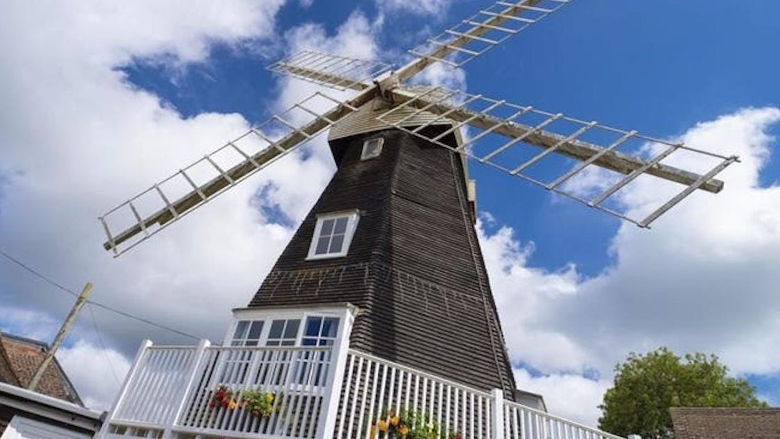 À vendre: un moulin à vent historique converti en une maison de trois chambres 