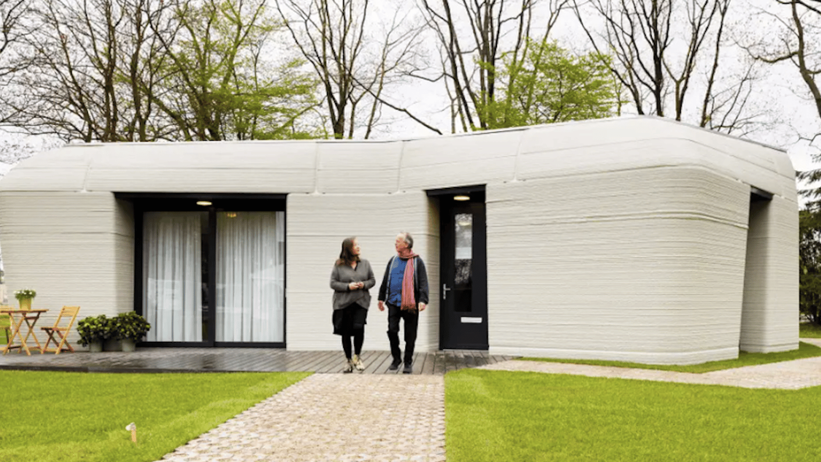 Un couple vient d'emménager dans une maison imprimée en 3D 