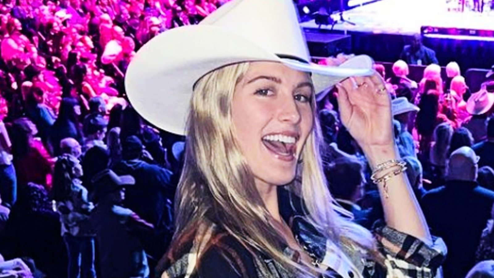 Le look de cowgirl d'Eugenie Bouchard à Las Vegas fait beaucoup jaser les internautes