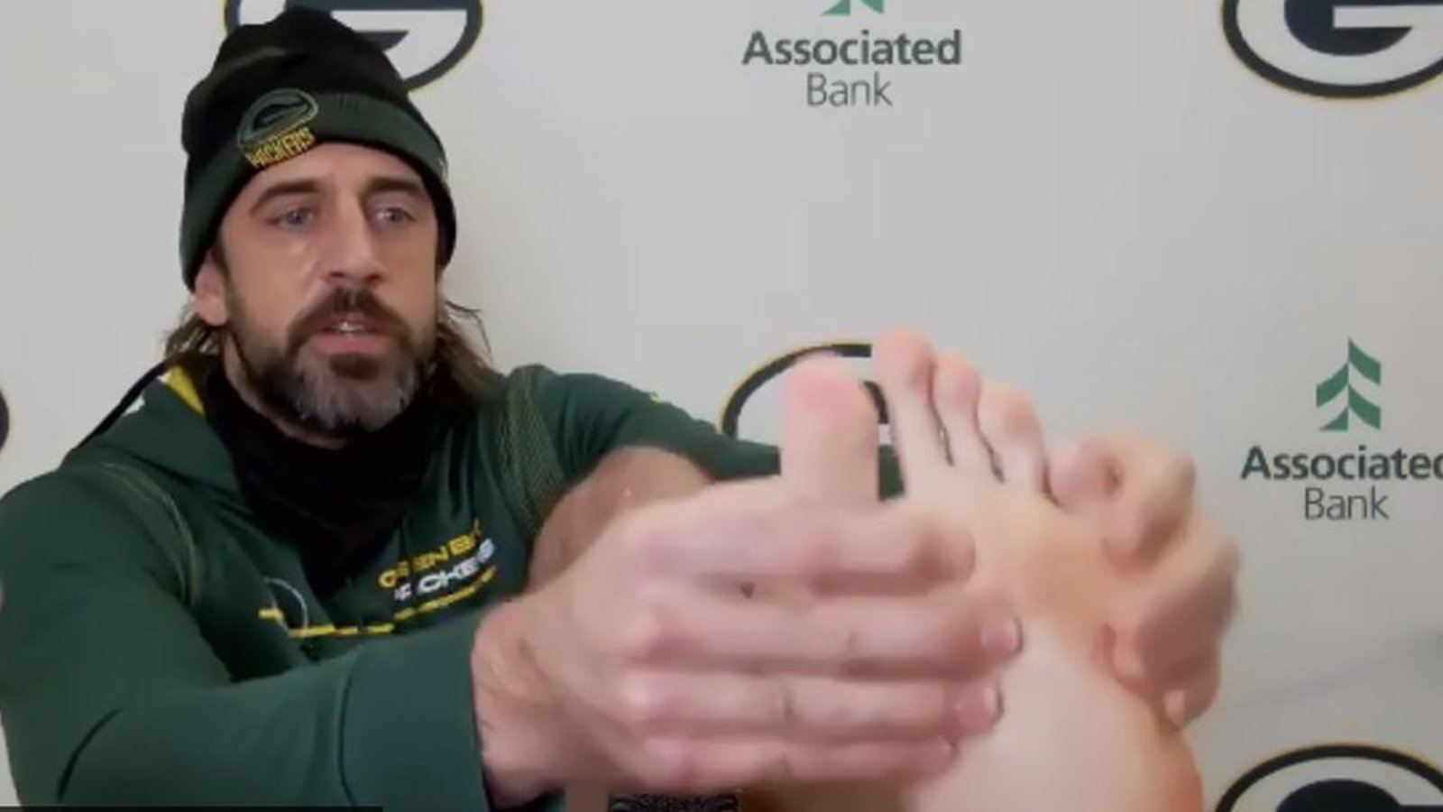 Packers quarterback Aaron Rodgers reveals he suffering from a unique toe injury! 