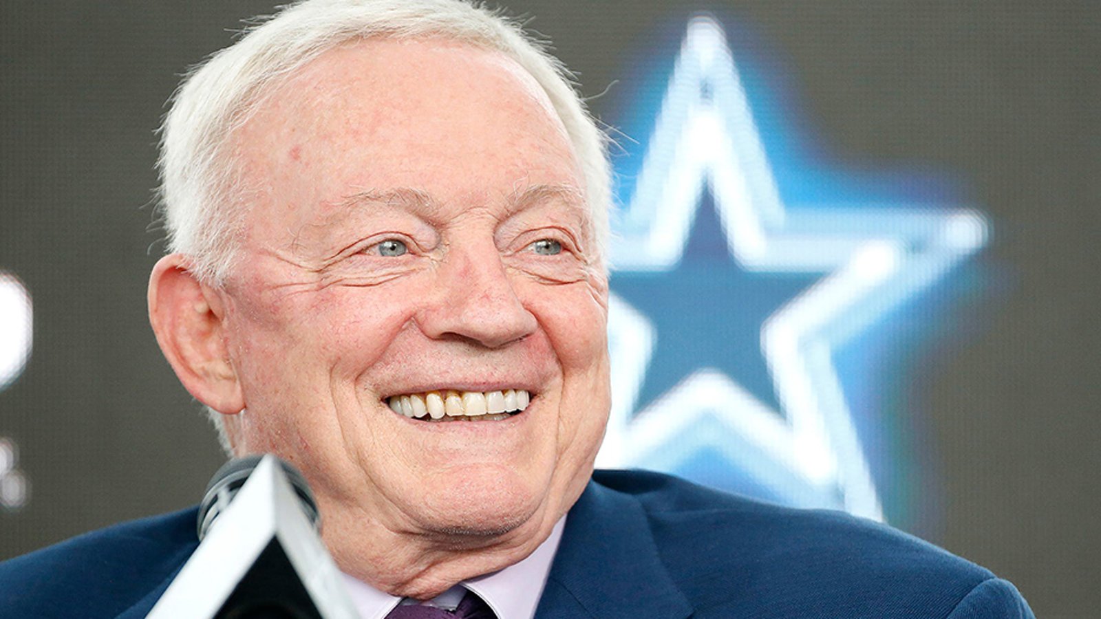 Jerry Jones BLASTS officiating following Thanksgiving Day loss 