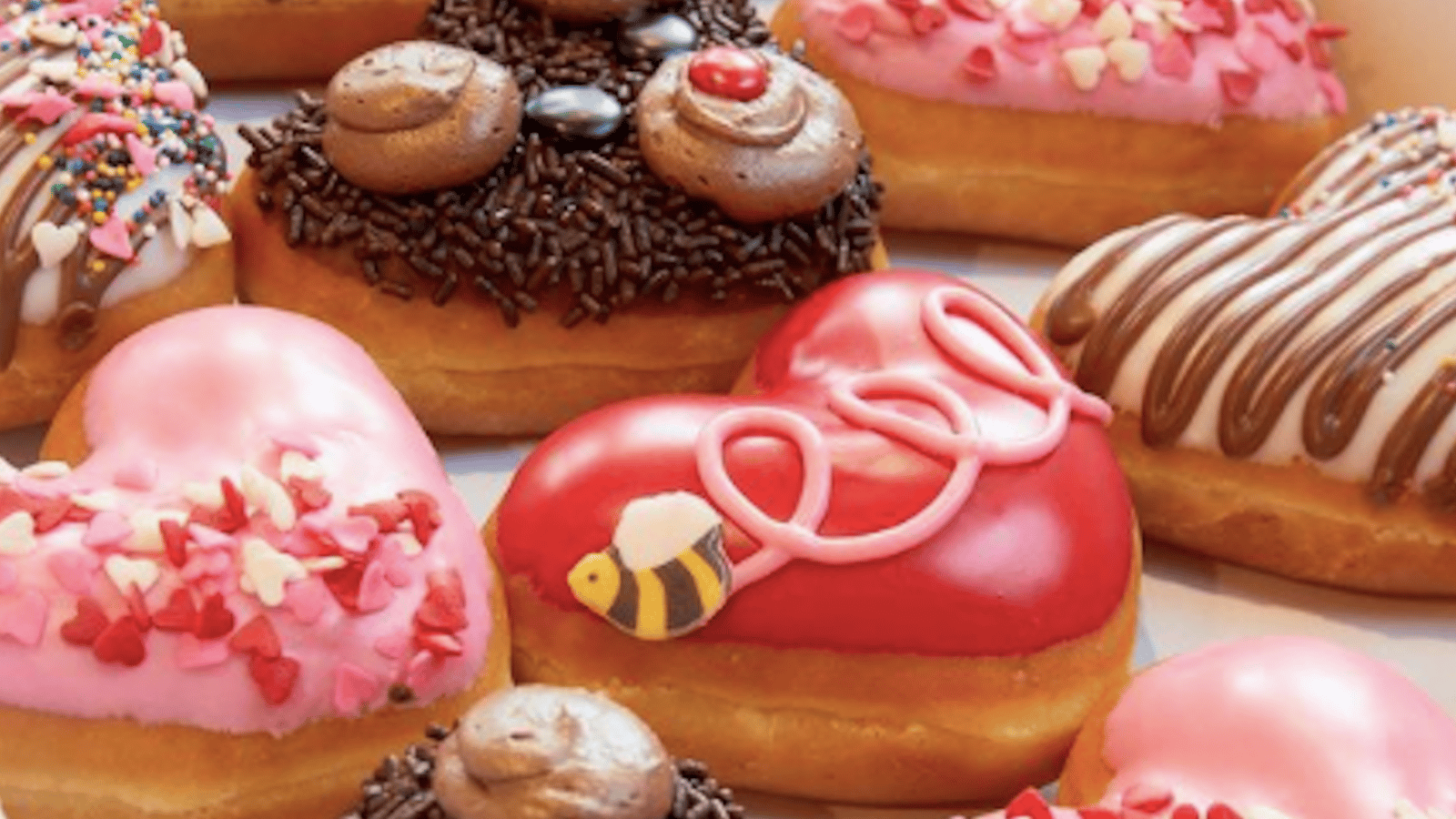 Krispy Kreme a dévoilé ses beignes de  Saint-Valentin 2022