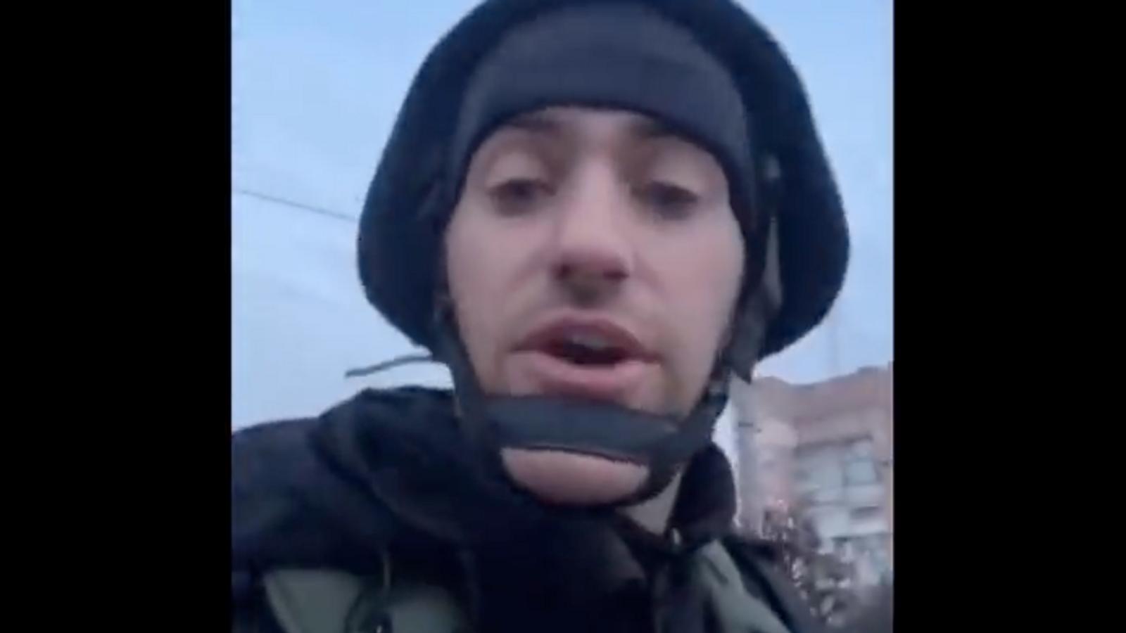 Un journaliste filme en direct un missile qui passe juste au-dessus de sa tête