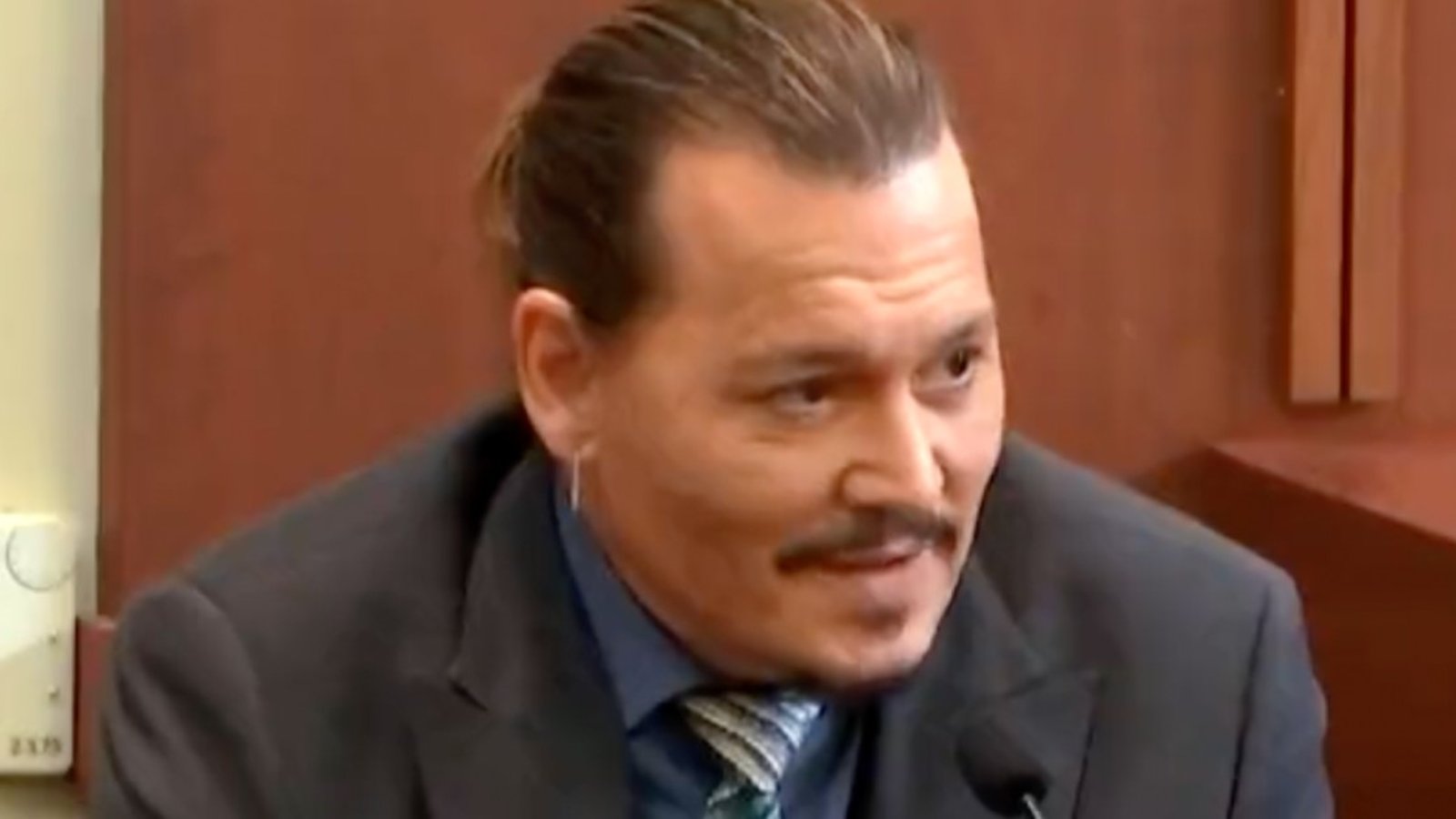 Johnny Depp réagit avec émotion au verdict de son procès contre Amber Heard