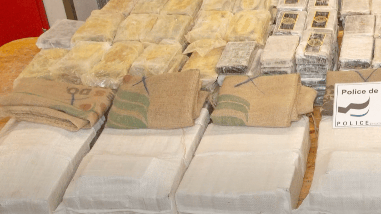 Une demi-tonne de cocaïne découverte dans les grains de café qui devaient être livrés à l'usine Nespresso