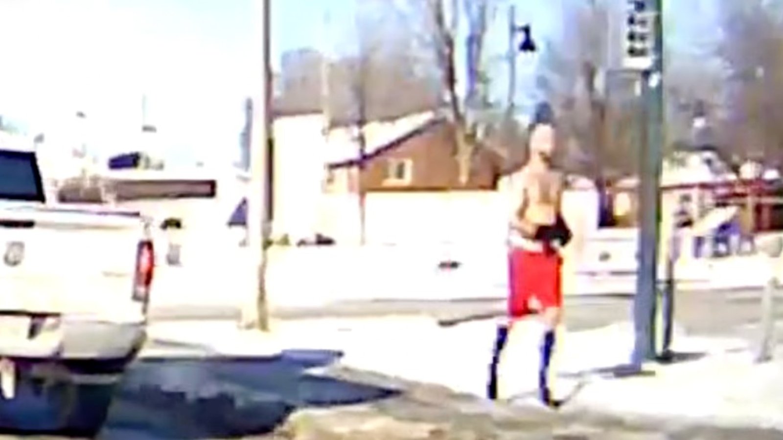 Un Québécois fait son jogging en chest alors qu'il fait -36