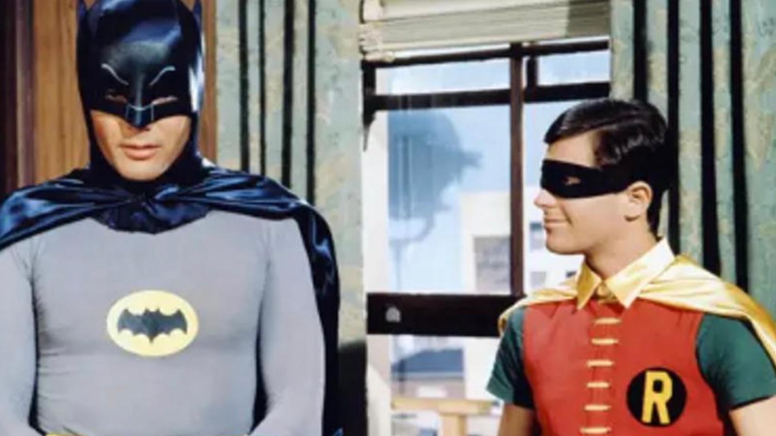 Des producteurs croyaient que le pénis de l'acteur qui incarnant le Robin original était trop gros pour la télé.