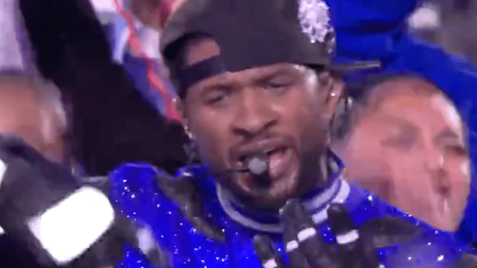 Usher fait sensation lors du show de la mi-temps du Super Bowl mais un détail déçoit de nombreux internautes