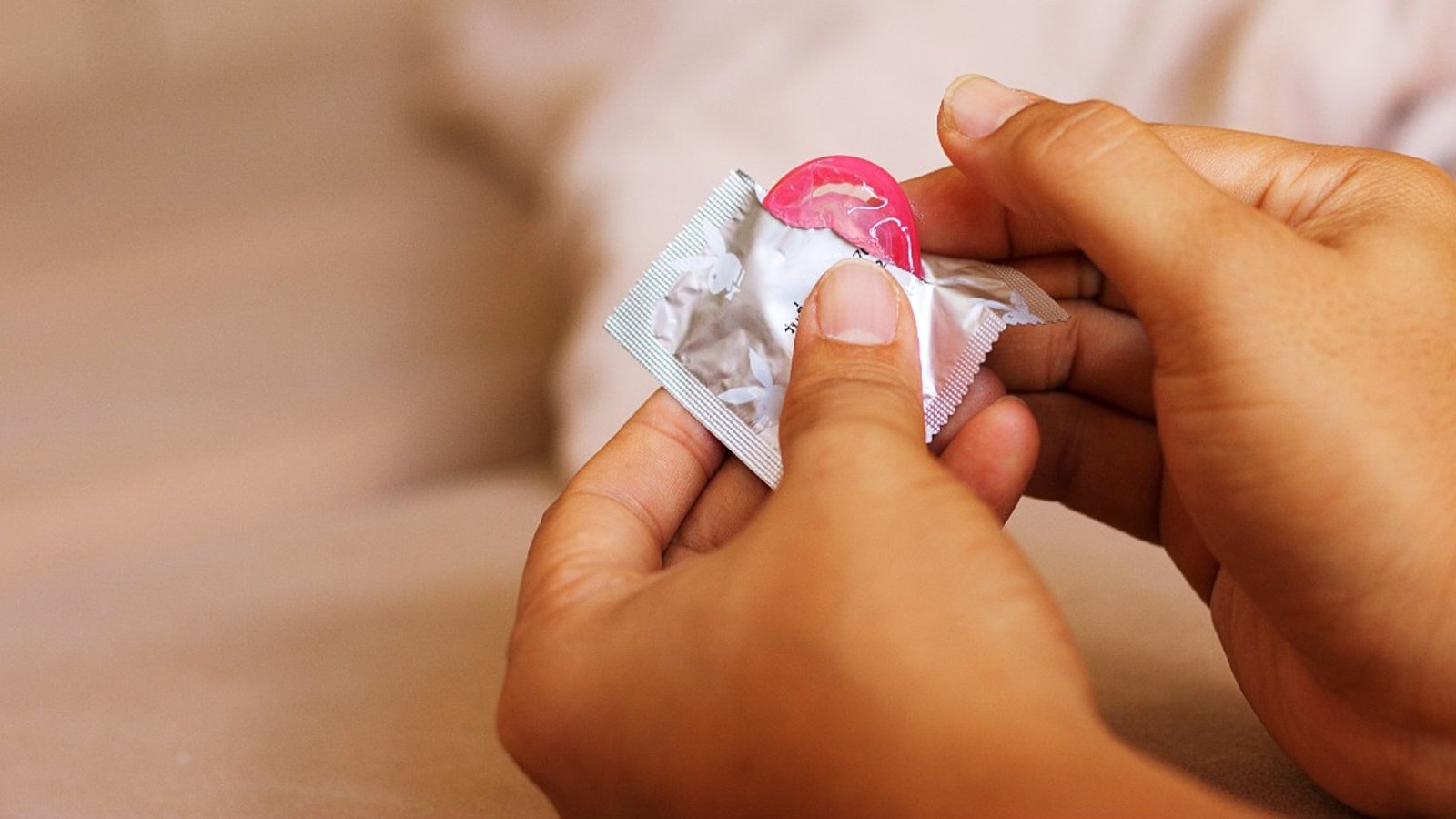 Une femme condamnée à 6 mois de prison parce qu'elle a percé les préservatifs de son amant