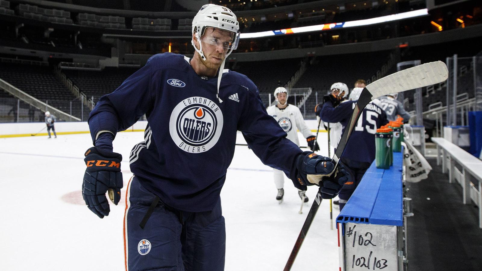 Players from Canadian teams, including McDavid, head back to Canada for training camp