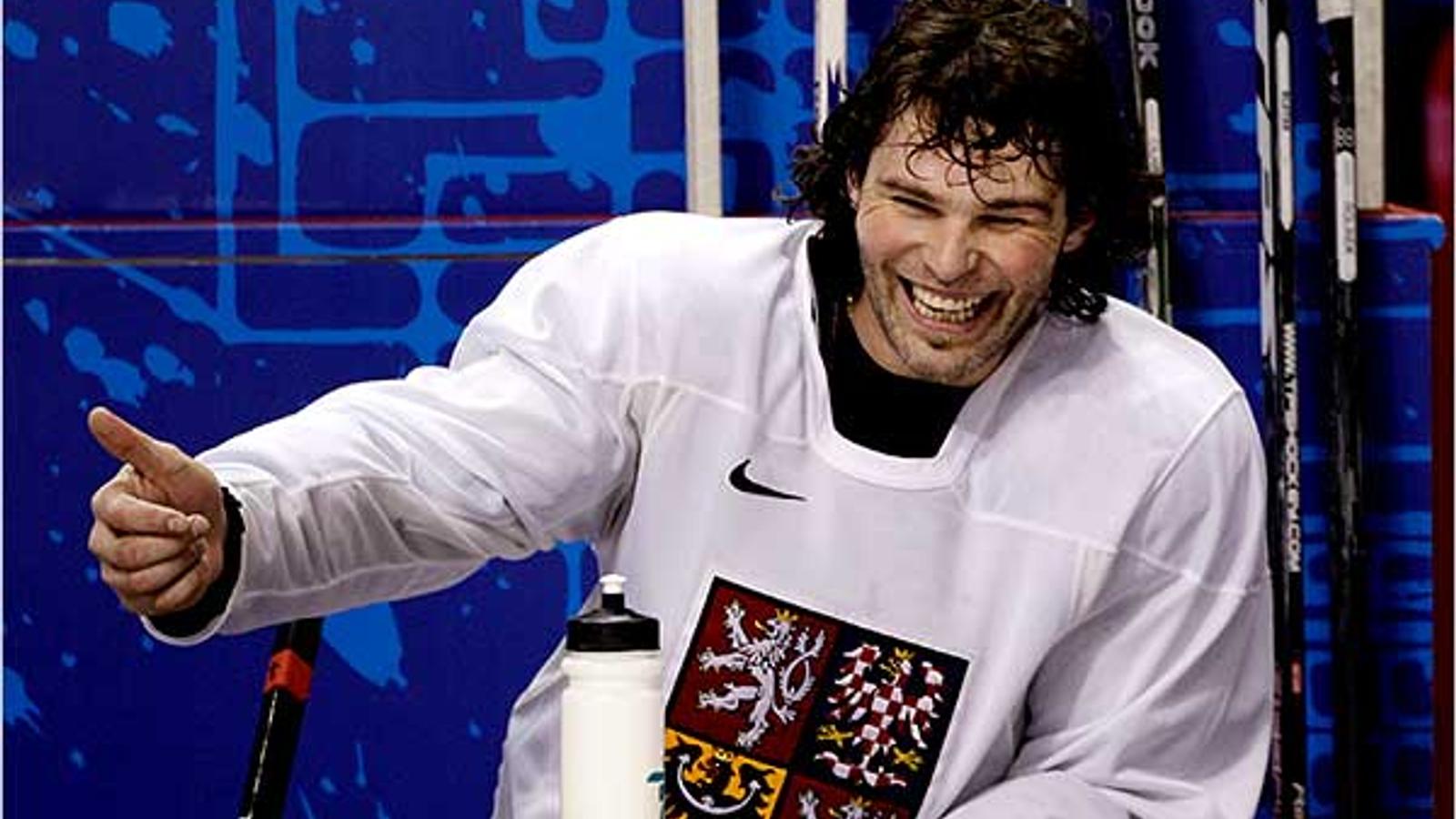 Jaromir Jagr just found out how GIFs work and is having way too much fun with it! 