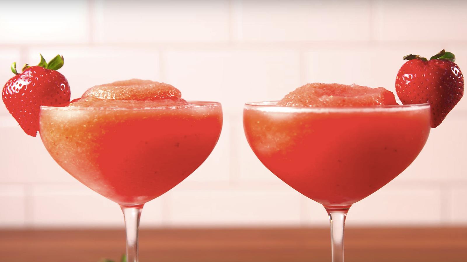 FROZÉ à la fraise, le cocktail de l'été!