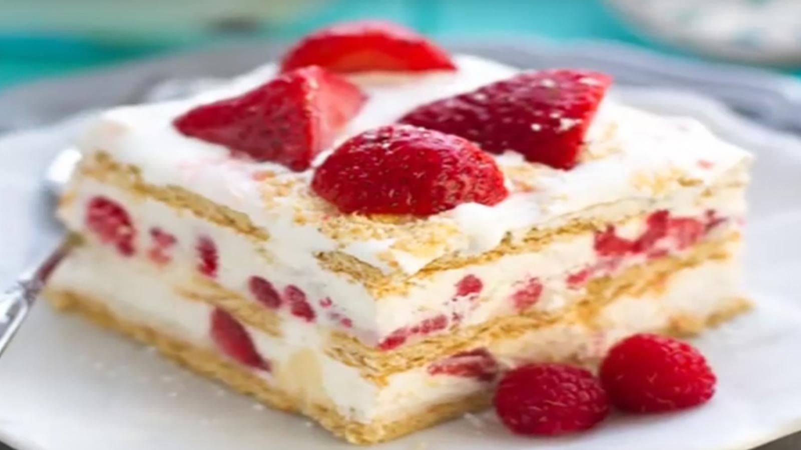 Gâteau aux fraises sans cuisson qui fera fureur auprès de vos invités
