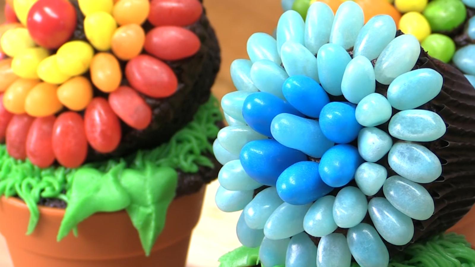 Ces cupcakes en forme de fleurs se prêtent à toutes les occasions