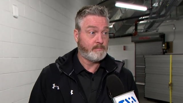 Deux équipes de la LNH auraient contacté Patrick Roy pour le poste d'entraîneur-chef