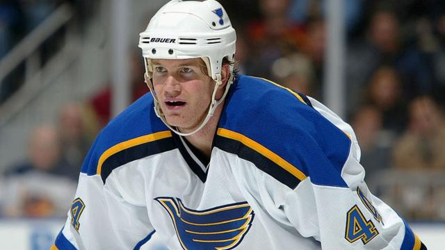Chris Pronger has classic response to any player trying the “Michigan” 