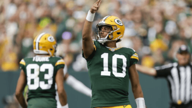 Packers teammates salute Jordan Love 