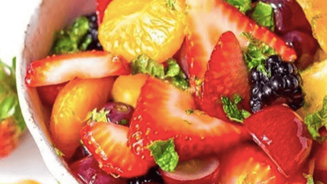 Mettez du soleil dans votre hiver avec la salade de fruits Mojito!