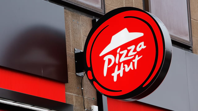 La salle à manger d'un Pizza Hut fermée temporairement à cause de «circoncisions imprévues»