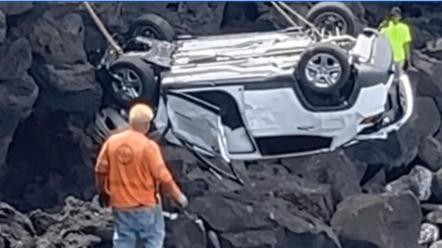 Un jeune touriste canadien passe à un cheveu de mourir en chutant d'une falaise avec sa Jeep.