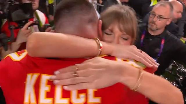 Taylor Swift vient féliciter tendrement Travis Kelce après sa victoire au Super Bowl