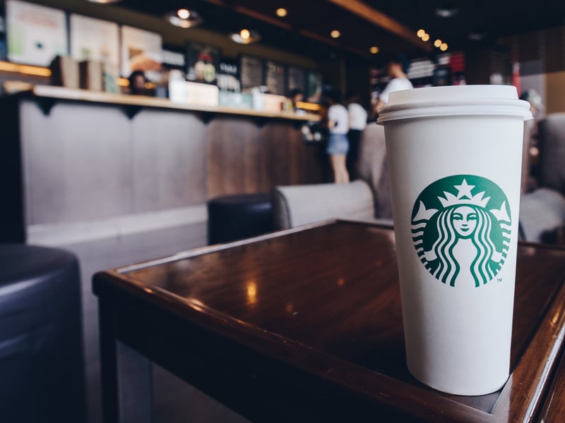 Starbucks vous offre des breuvage et de la nourriture gratuitement cette semaine