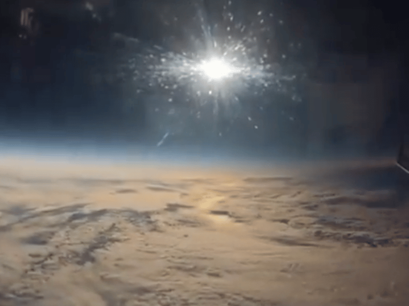 Voici à quoi ressemblait l'éclipse solaire vue d'un avion 
